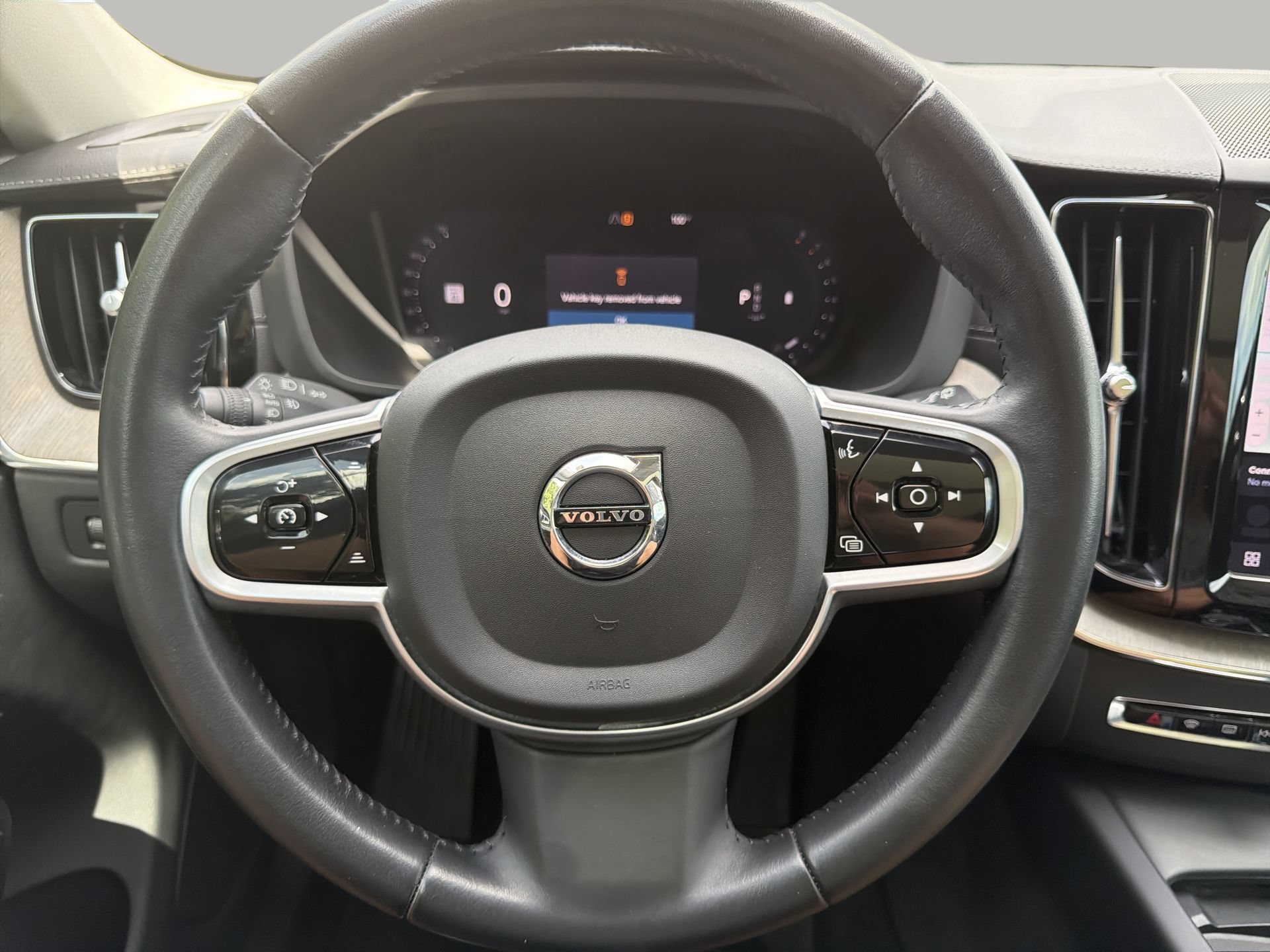 Used 2022 Volvo XC60 B5 Inscription w/ Protection Package Premier FWD image 65