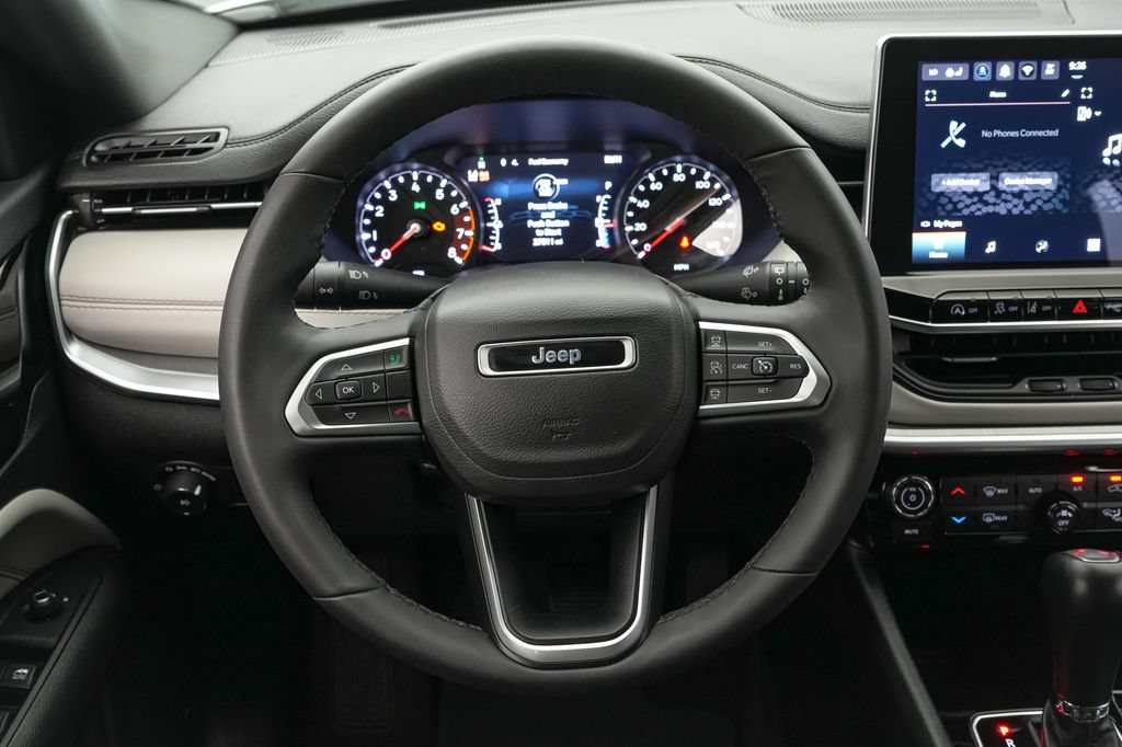 Used 2025 Jeep Compass Limited AWD/4WD image 13