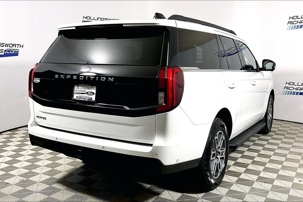 Certified 2025 Ford Expedition Active AWD/4WD image 9