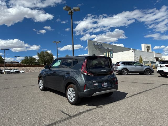 Used 2023 Kia Soul LX FWD image 3