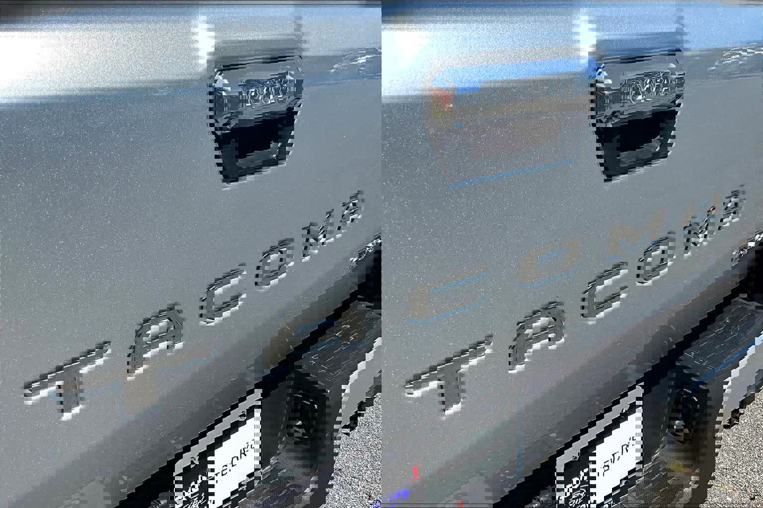 Used 2024 Toyota Tacoma Limited image 31