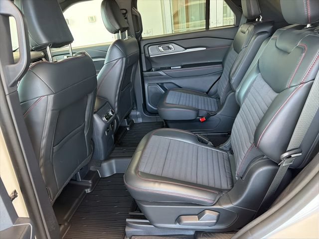 Certified 2025 Ford Explorer ST-Line AWD/4WD image 18