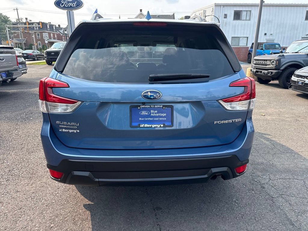 Used 2021 Subaru Forester Premium AWD/4WD image 6
