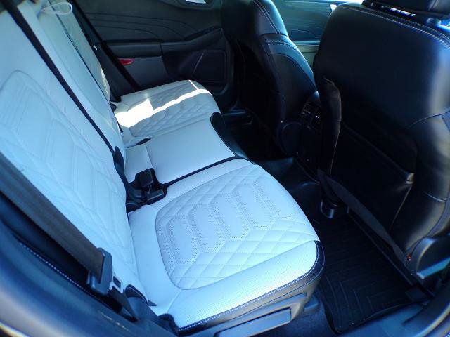 Certified 2024 Ford Escape SE w/ PHEV Premium Package FWD image 12