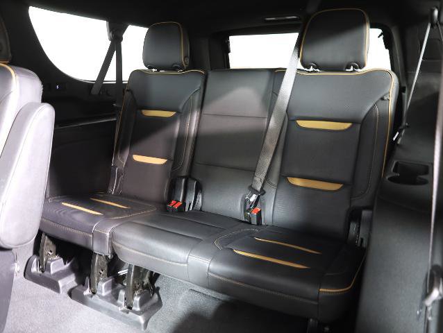 Used 2022 GMC Yukon XL AT4 w/ Technology Package image 12