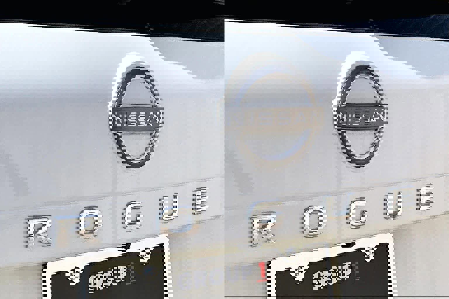 Used 2023 Nissan Rogue S image 14