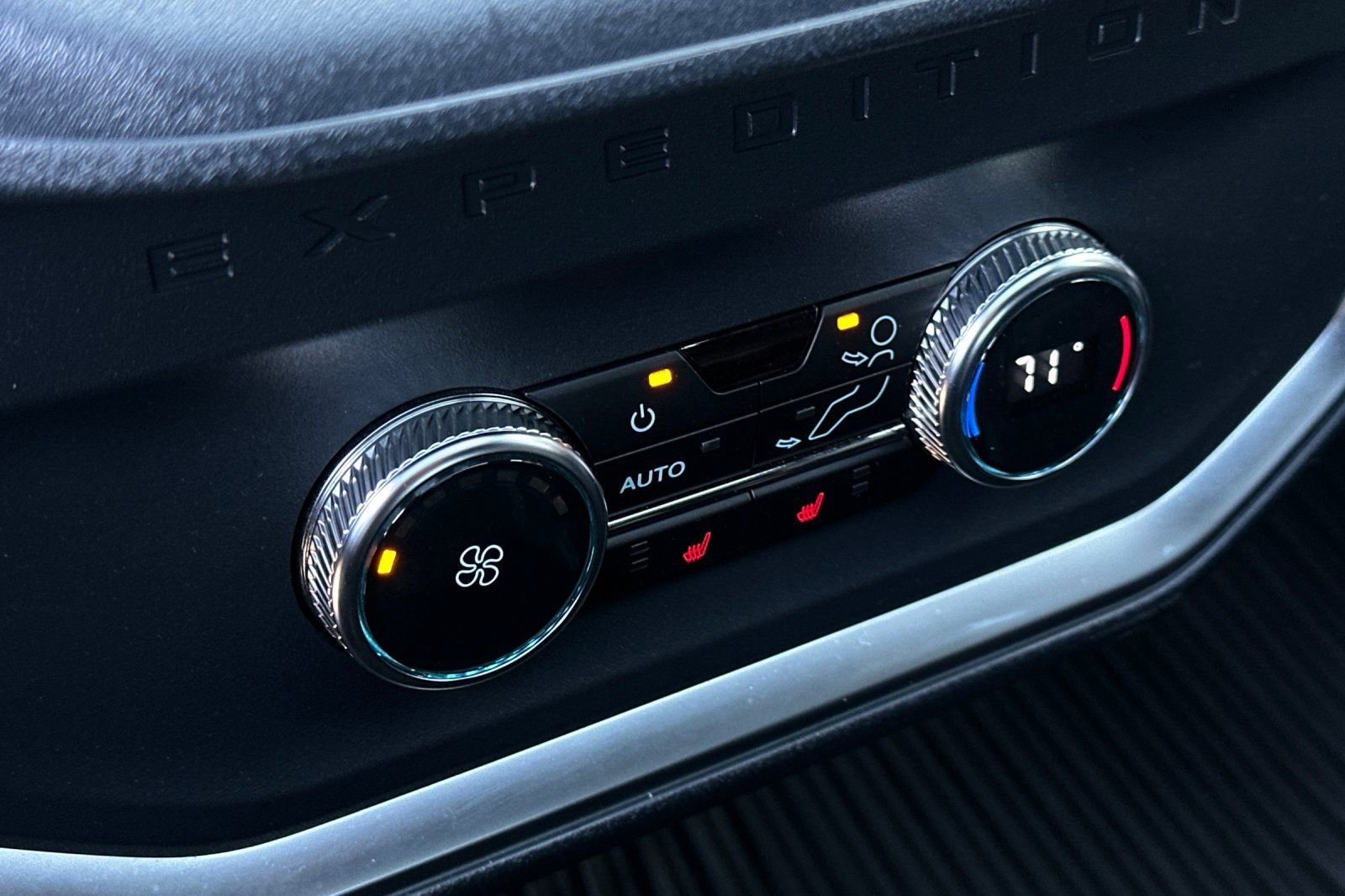 Certified 2025 Ford Expedition Tremor image 13