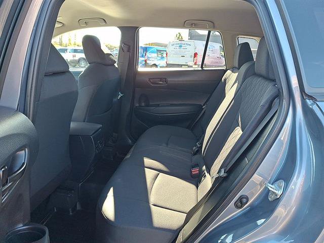 Used 2023 Toyota Corolla Cross LE AWD/4WD image 19