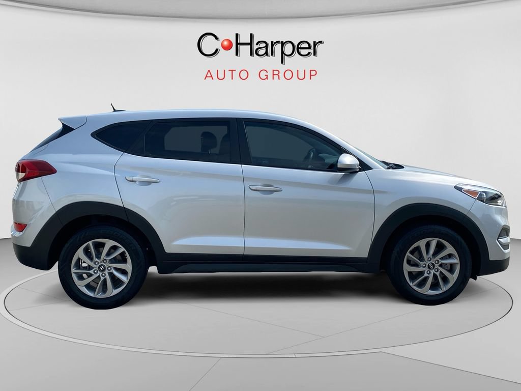 Used 2017 Hyundai Tucson SE w/ Cargo Package FWD image 2