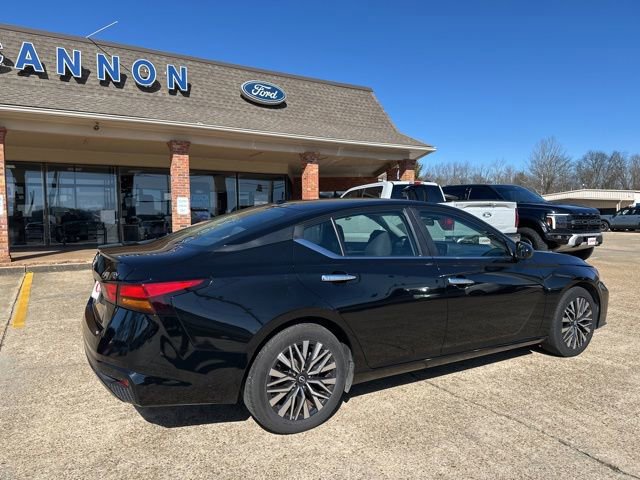 Used 2023 Nissan Altima 2.5 SV image 5