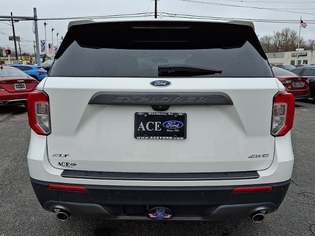 Certified 2023 Ford Explorer XLT w/ Equipment Group 202A AWD/4WD image 4