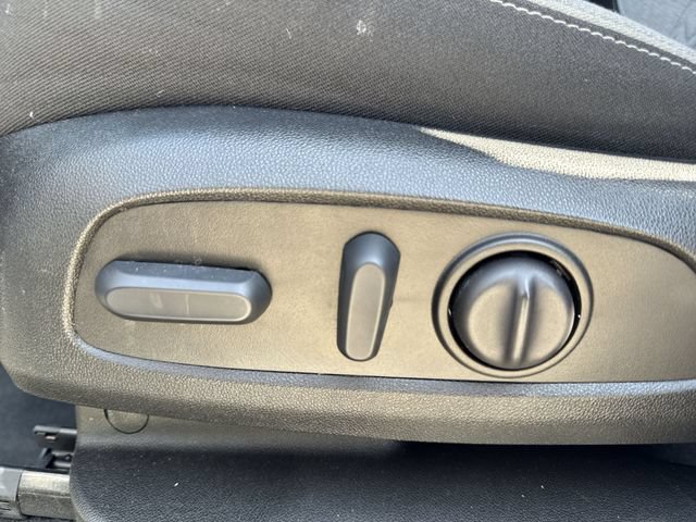 Used 2022 Chevrolet Equinox LT FWD image 12