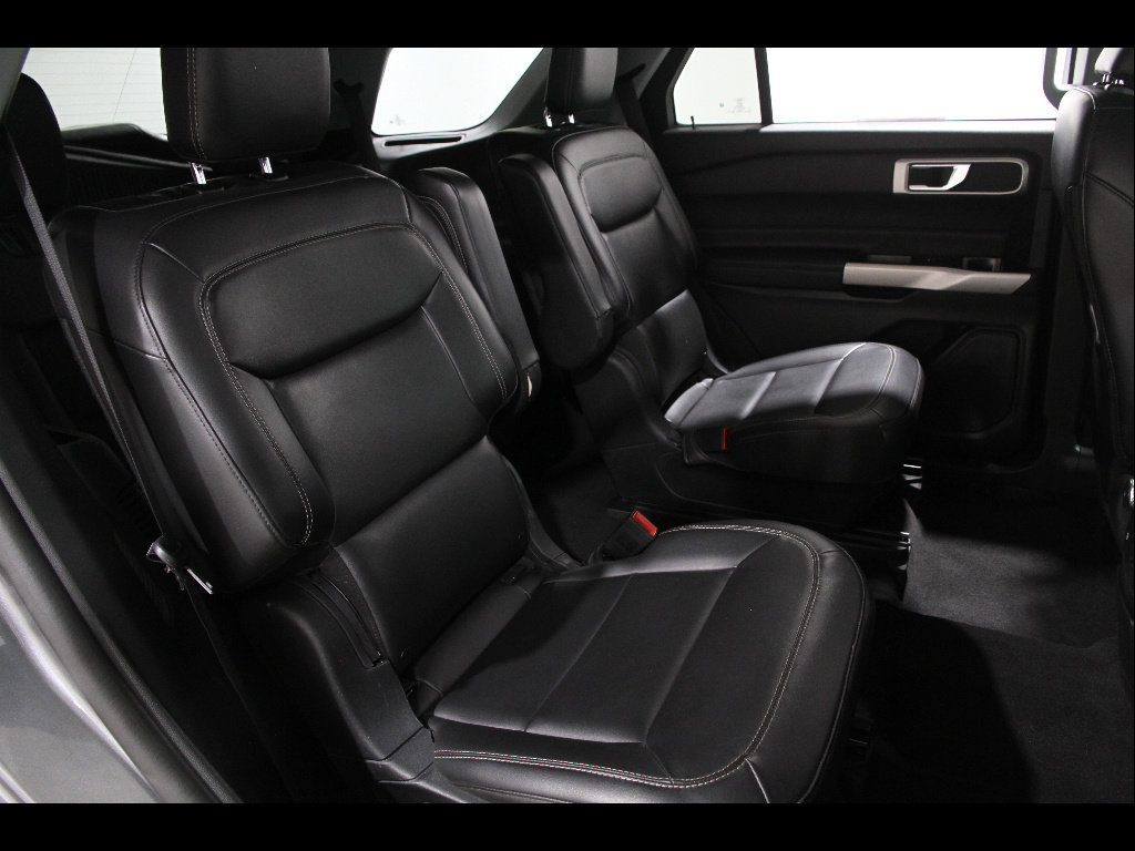 Certified 2022 Ford Explorer XLT w/ Equipment Group 202A image 20