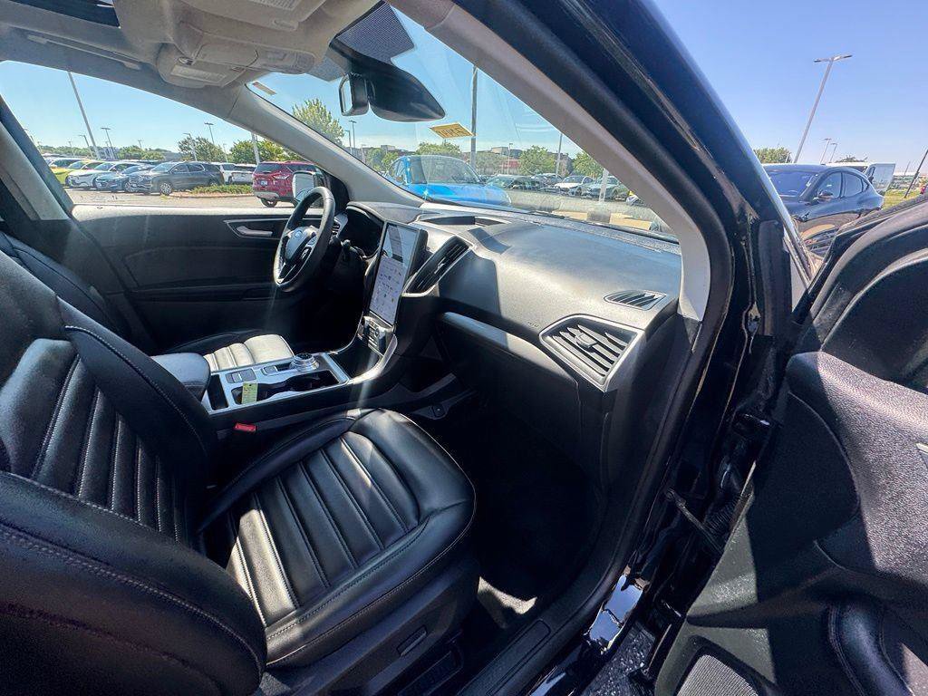 Certified 2024 Ford Edge SEL w/ Convenience Package AWD/4WD image 15
