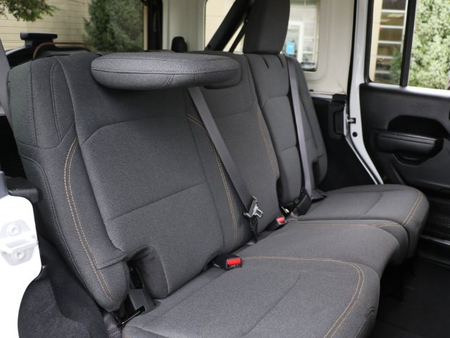 Used 2025 Jeep Wrangler Unlimited Sport AWD/4WD image 13
