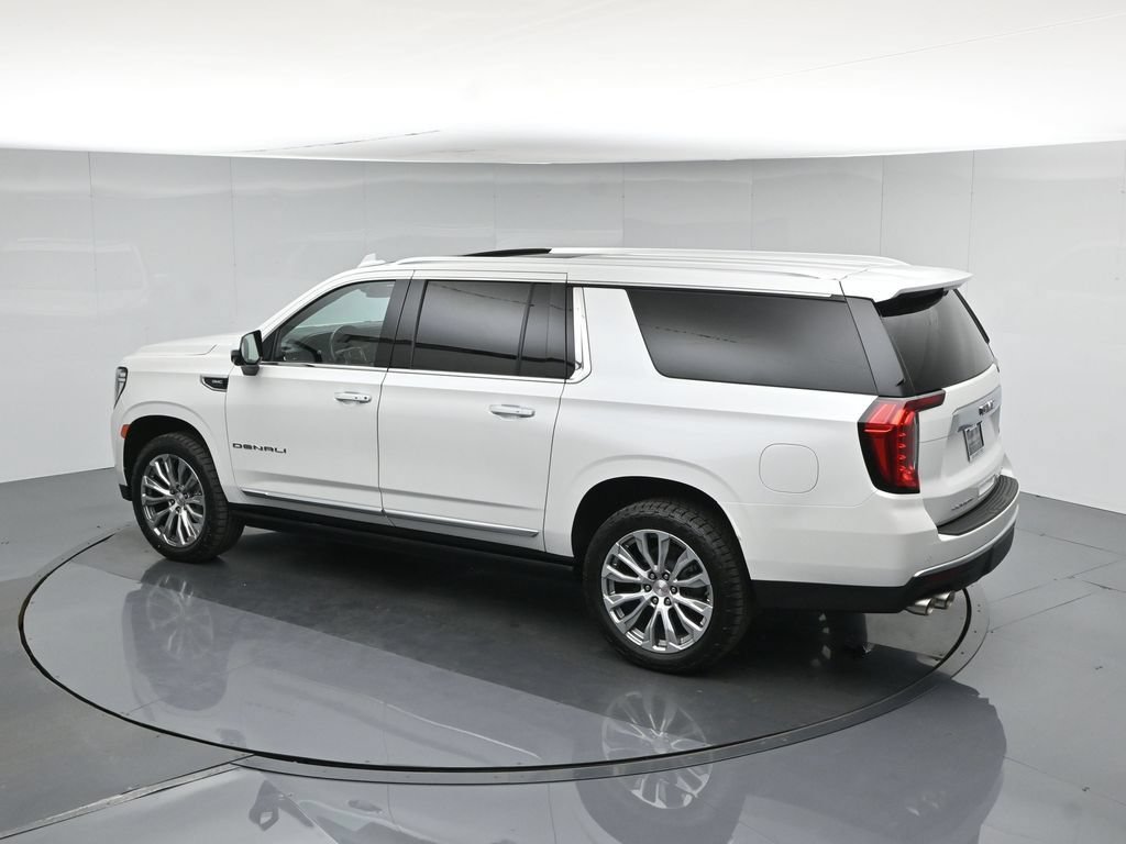 Used 2023 GMC Yukon XL Denali AWD/4WD image 44