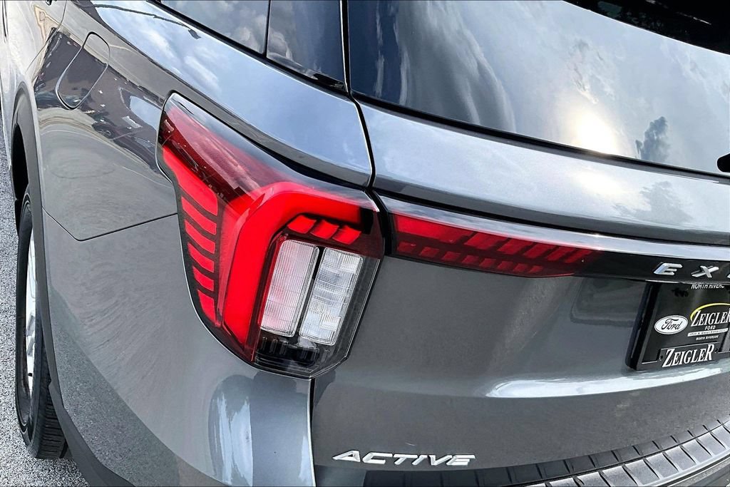 Certified 2025 Ford Explorer Active w/ Active Comfort Package RWD image 29