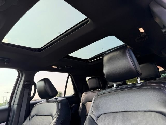 Certified 2019 Ford Explorer Limited w/ Ford Safe & Smart Package FWD image 12