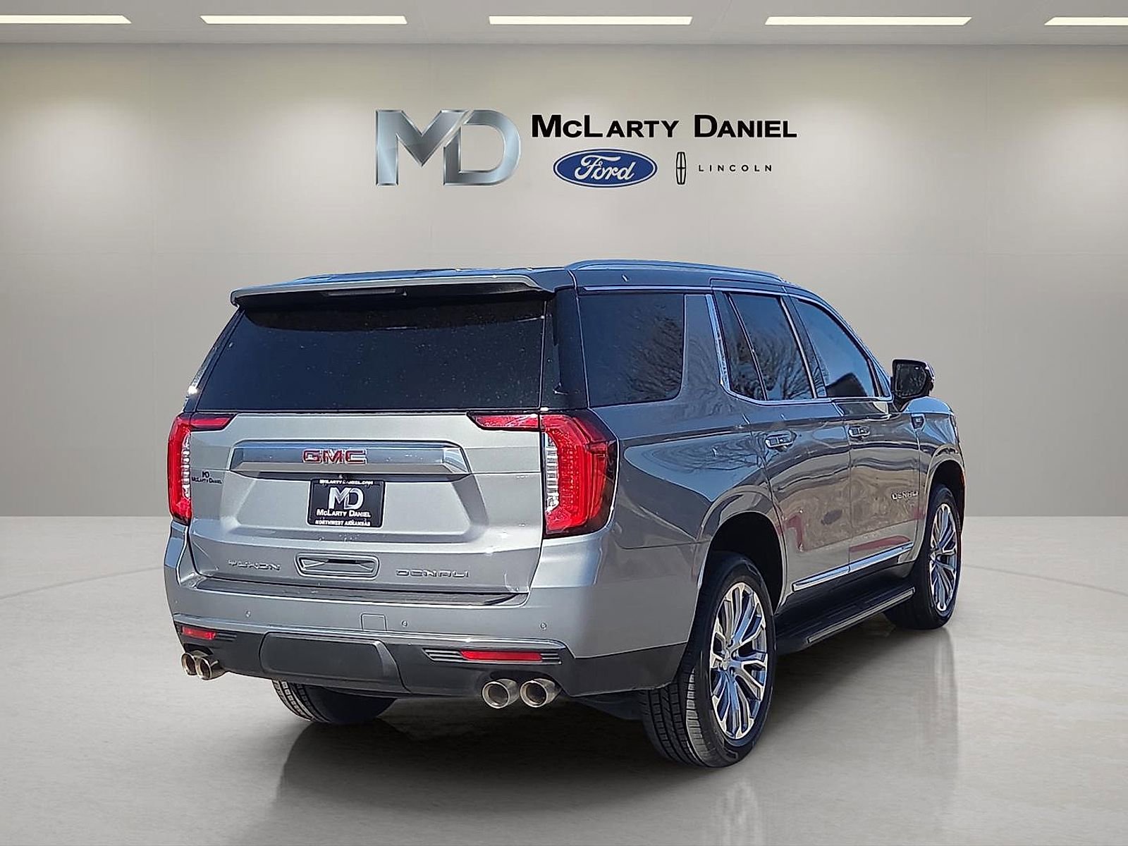 Used 2023 GMC Yukon Denali RWD image 5