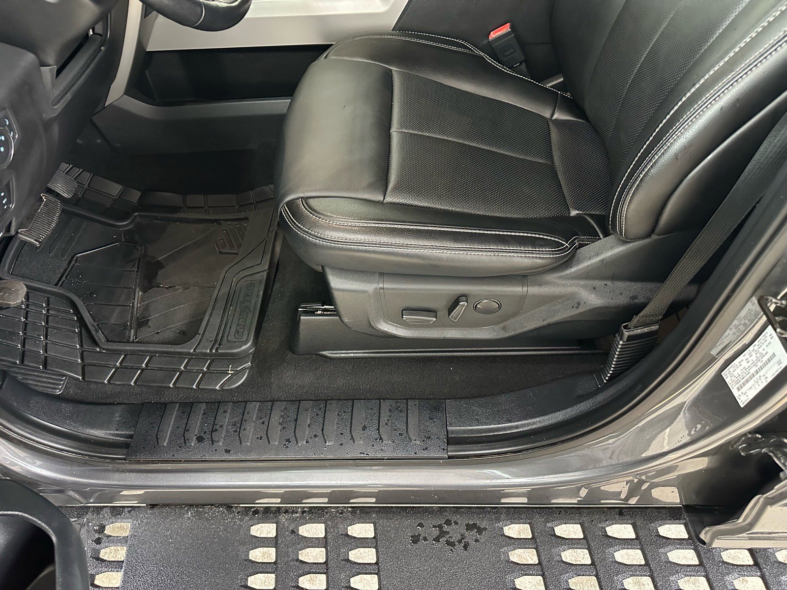 Certified 2021 Ford F250 Lariat w/ Tremor Off-Road Package image 23