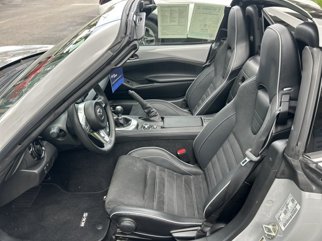 Used 2024 MAZDA MX-5 Miata RF Club RWD image 9