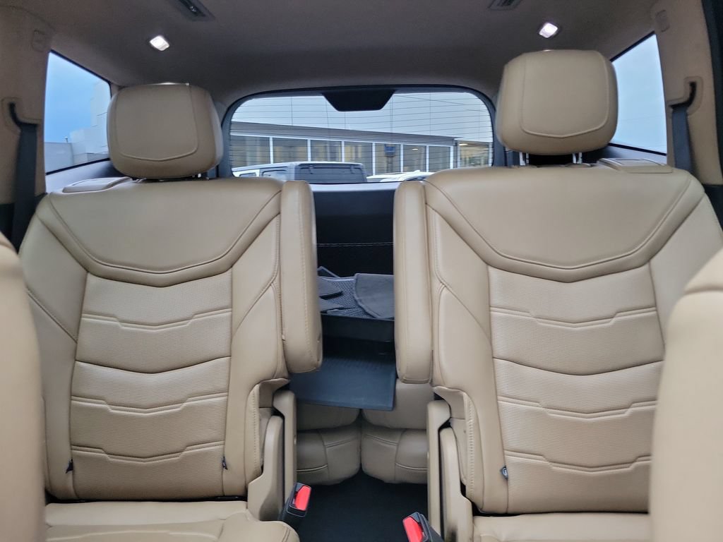 Used 2020 Cadillac XT6 Premium Luxury w/ Platinum Package AWD/4WD image 17