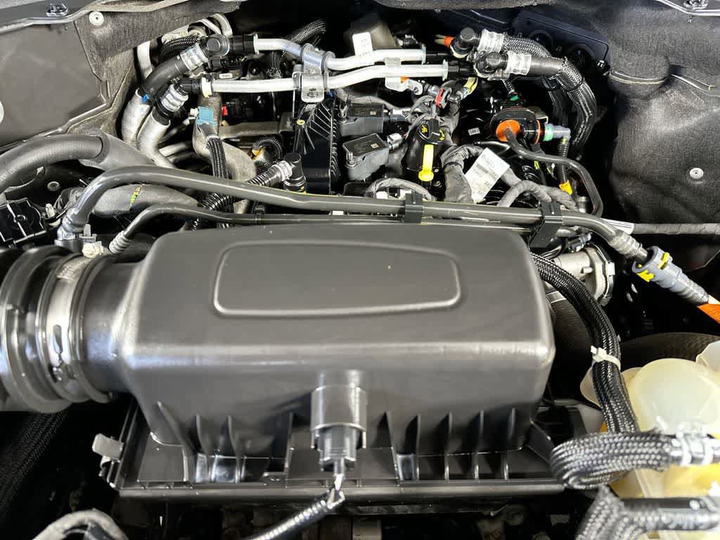 Certified 2022 Ford Explorer XLT w/ Equipment Group 202A AWD/4WD image 9