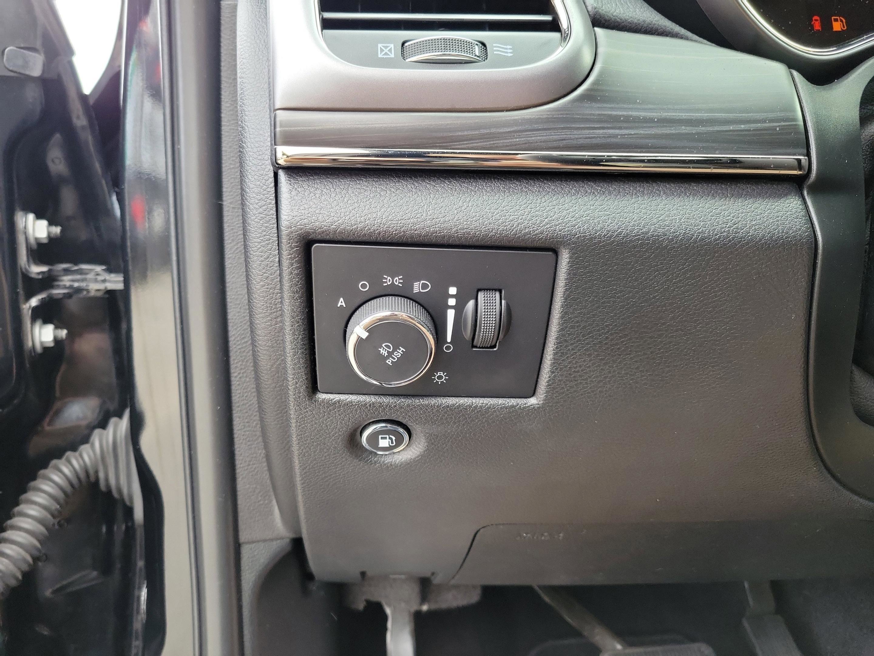 Used 2020 Jeep Grand Cherokee Limited X image 10