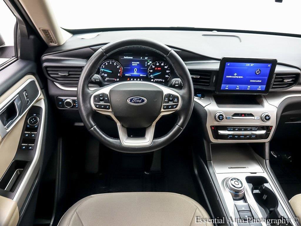 Certified 2022 Ford Explorer XLT image 13