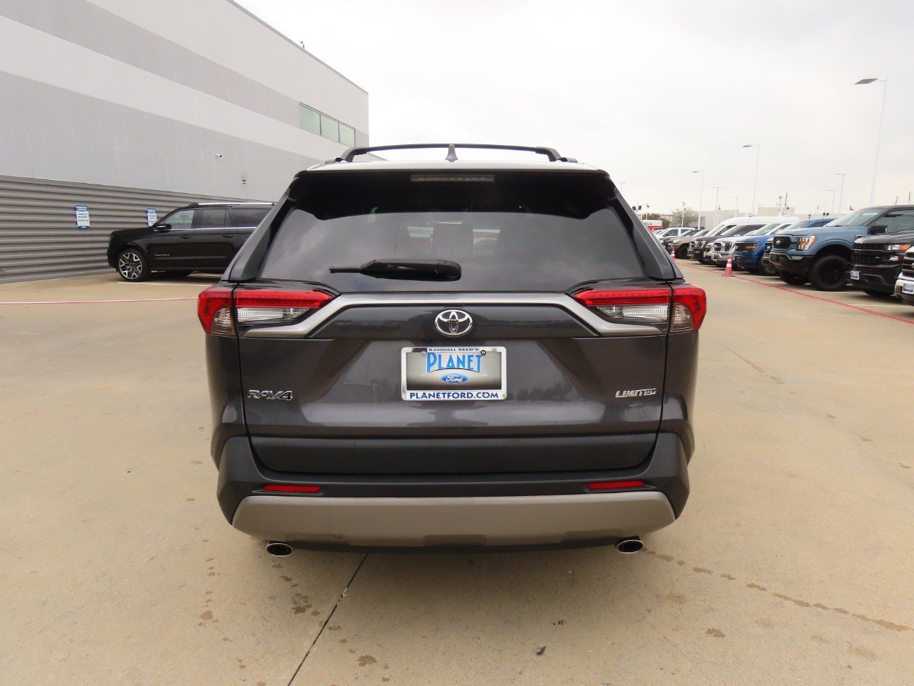 Used 2023 Toyota RAV4 Limited image 4