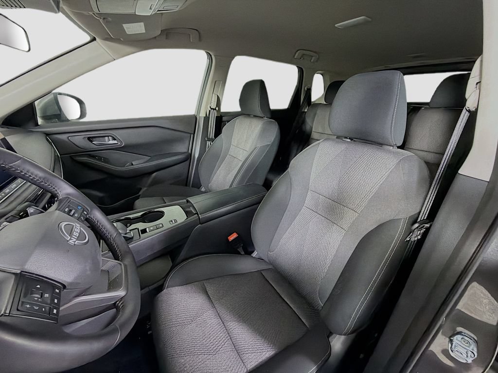 Used 2025 Nissan Rogue SV FWD image 14