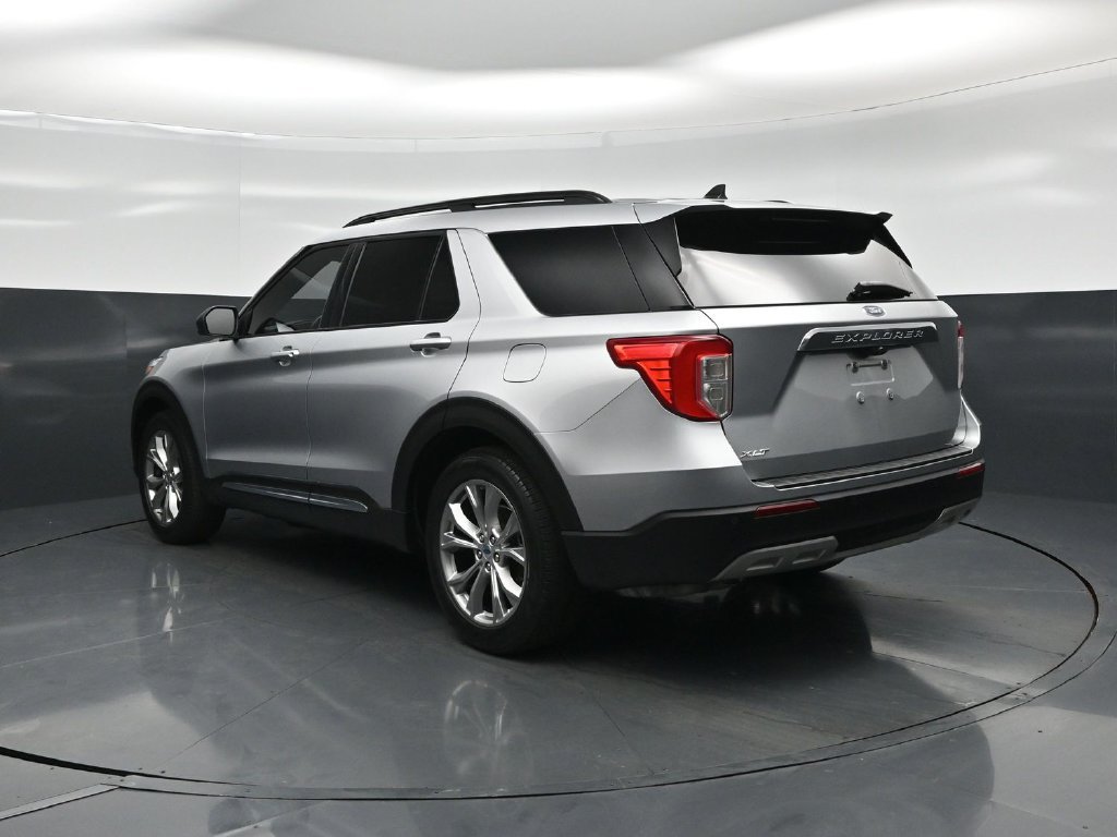 Certified 2021 Ford Explorer XLT w/ Equipment Group 202A RWD image 6