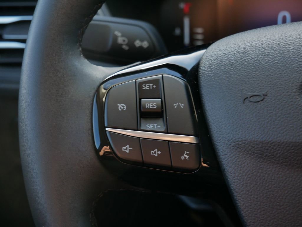 Certified 2023 Ford Escape Active AWD/4WD image 18