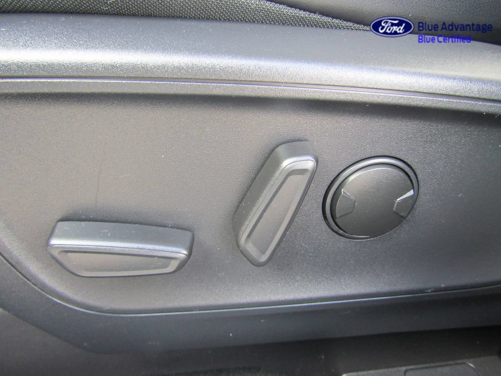 Certified 2025 Ford Escape SE FWD image 24