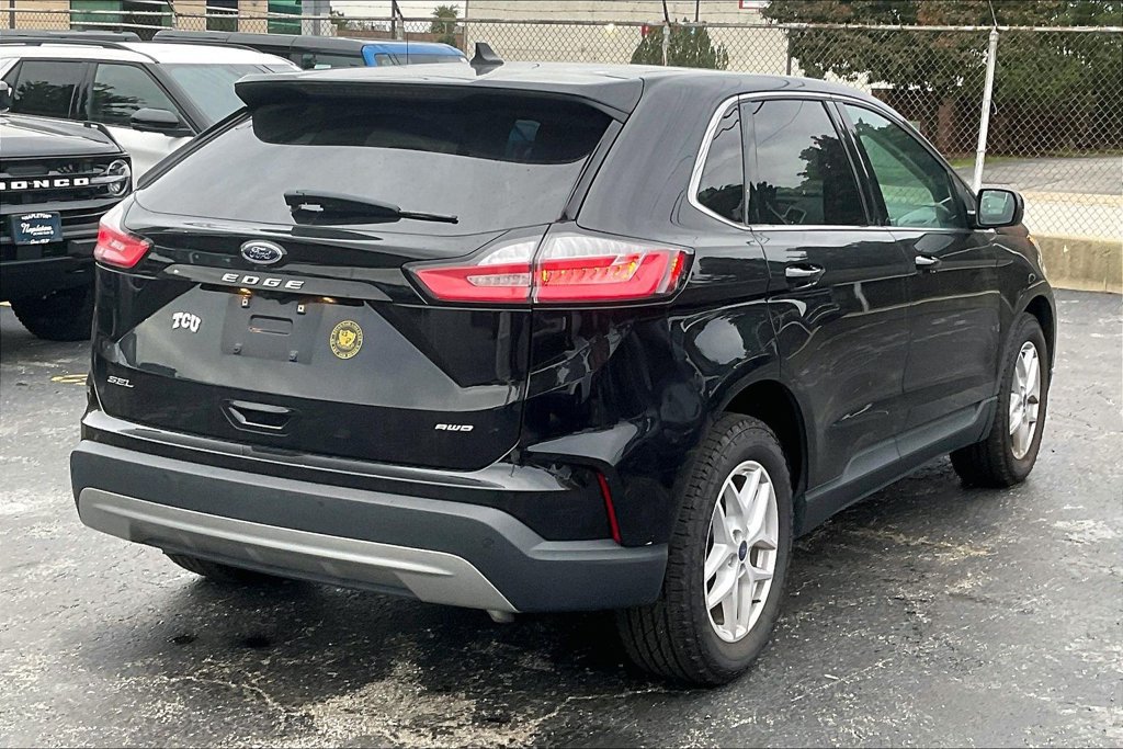 Certified 2022 Ford Edge SEL w/ Convenience Package AWD/4WD image 12