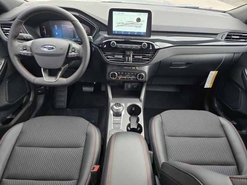 Certified 2025 Ford Escape ST-Line w/ Cold Weather Package FWD image 4