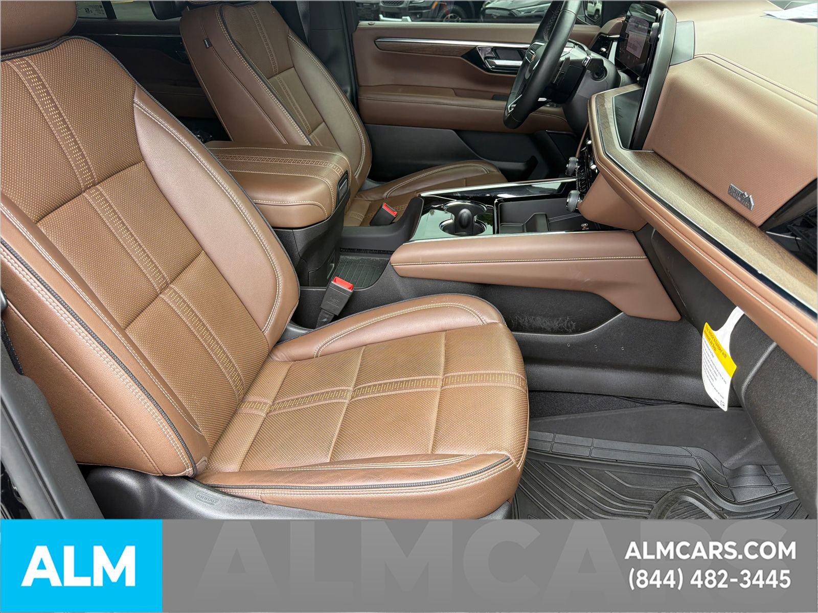 Used 2025 Chevrolet Tahoe High Country AWD/4WD image 15