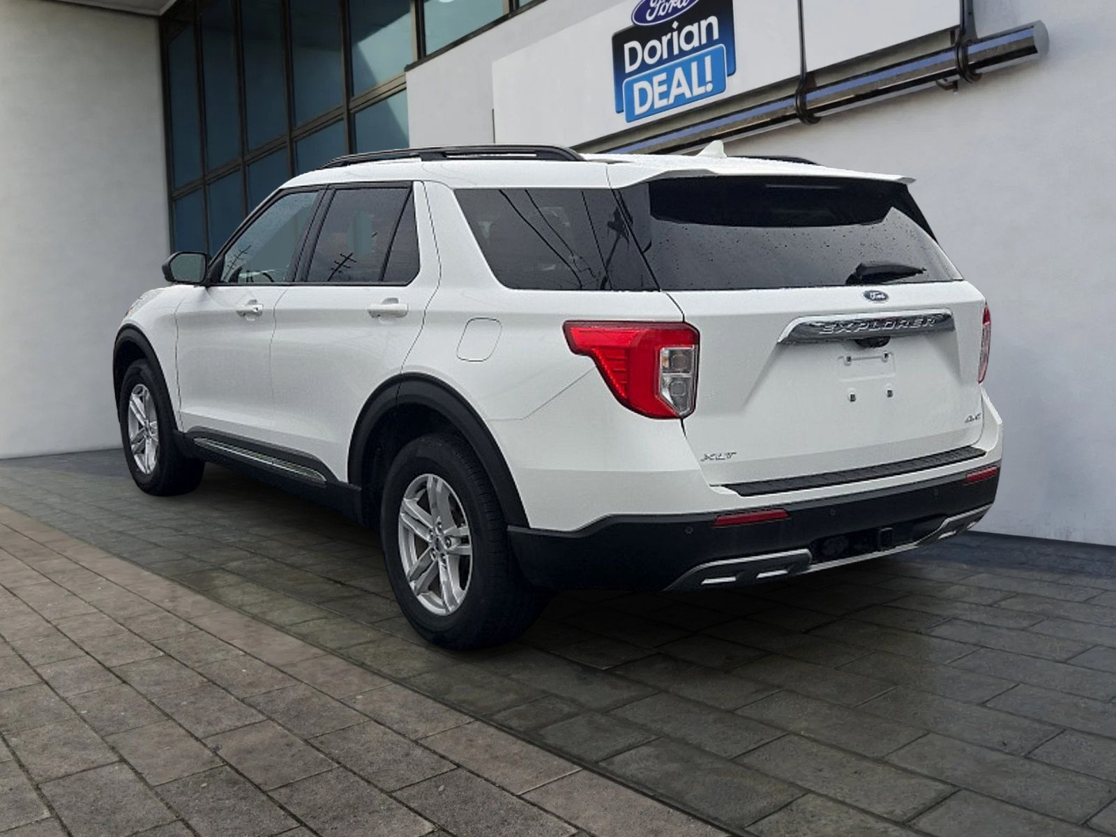 Certified 2023 Ford Explorer XLT w/ Equipment Group 202A AWD/4WD image 5