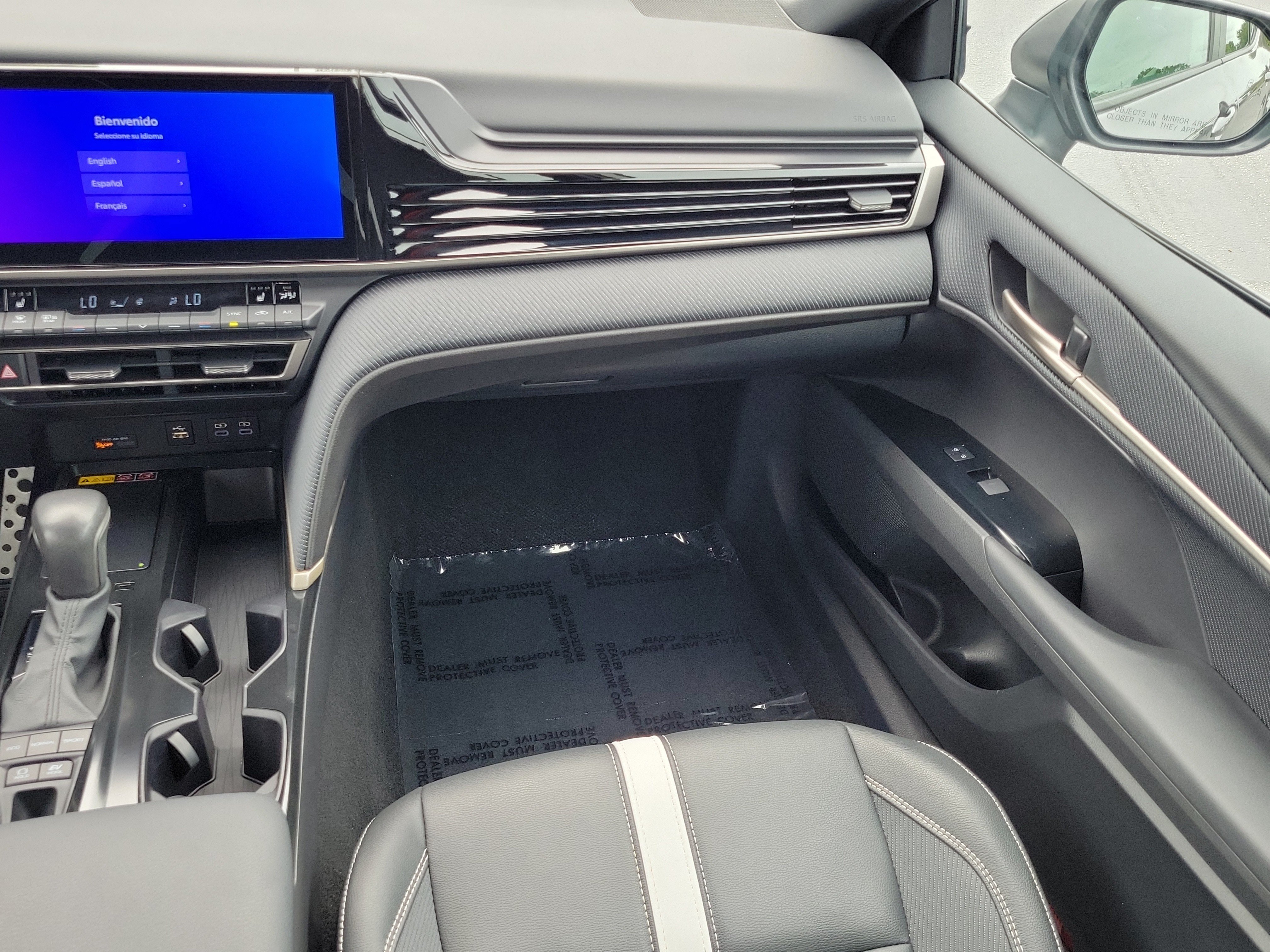 Used 2025 Toyota Camry SE w/ Multimedia Upgrade Package AWD/4WD image 17