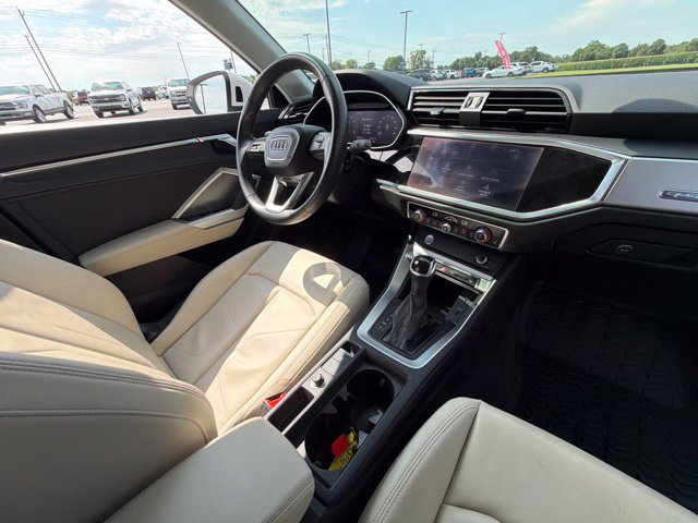Used 2020 Audi Q3 2.0T Premium w/ Convenience Package AWD/4WD image 23