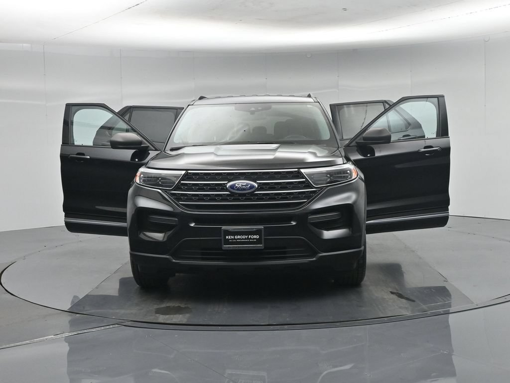 Certified 2024 Ford Explorer XLT RWD image 27
