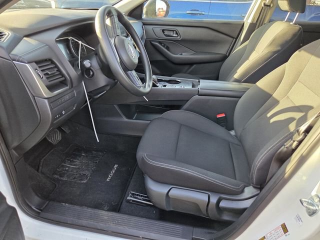 Used 2024 Nissan Rogue S image 9
