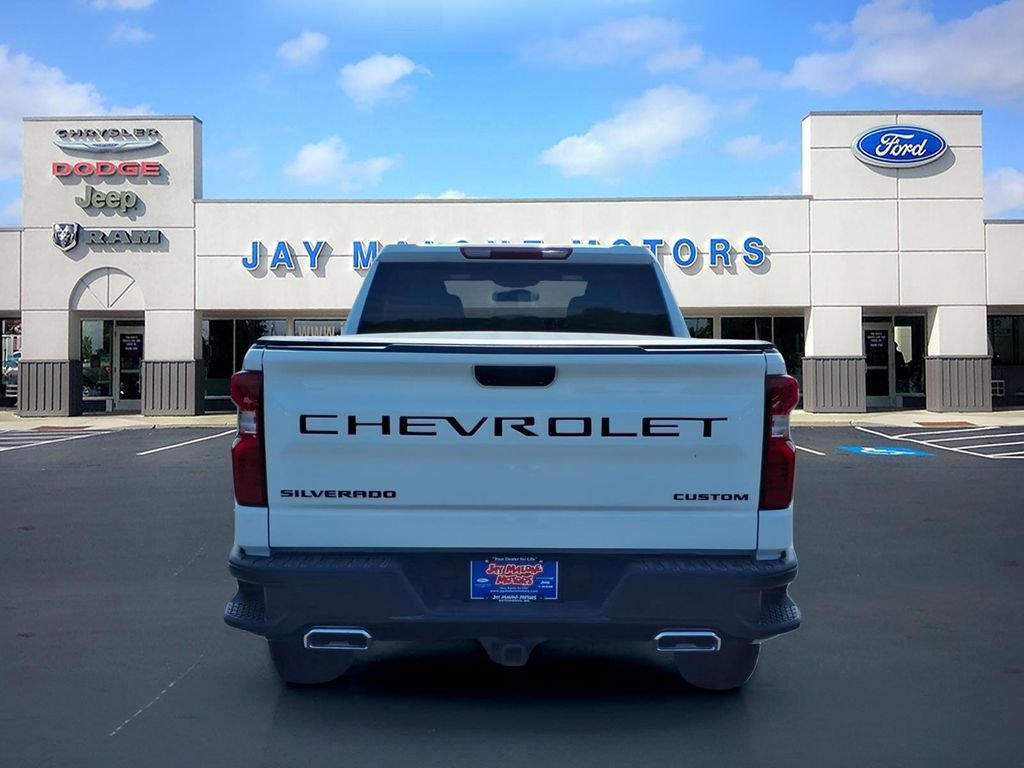 Used 2024 Chevrolet Silverado 1500 Custom Trail Boss w/ LPO, Dark Essentials Package AWD/4WD image 4