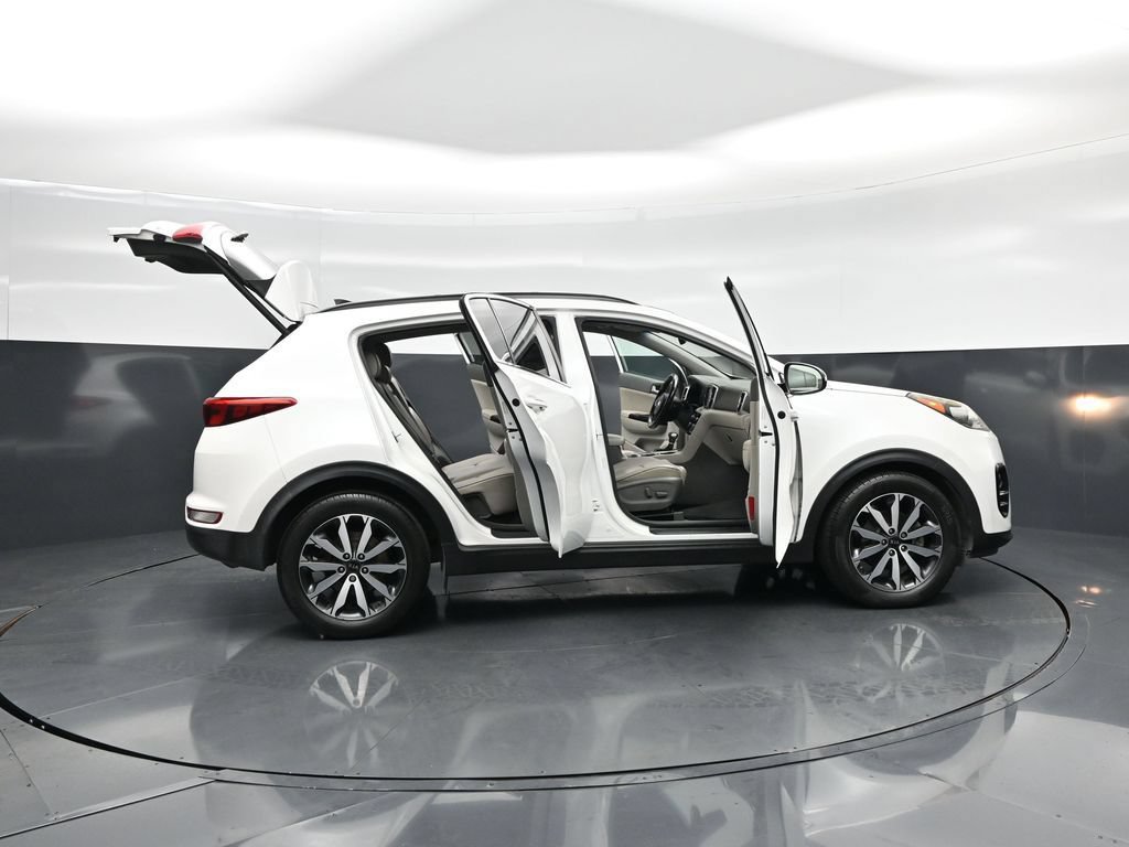 Used 2018 Kia Sportage EX w/ EX Technology Package FWD image 4
