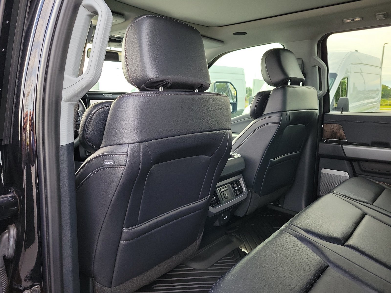 Certified 2025 Ford F250 Lariat w/ Lariat Ultimate Package AWD/4WD image 10