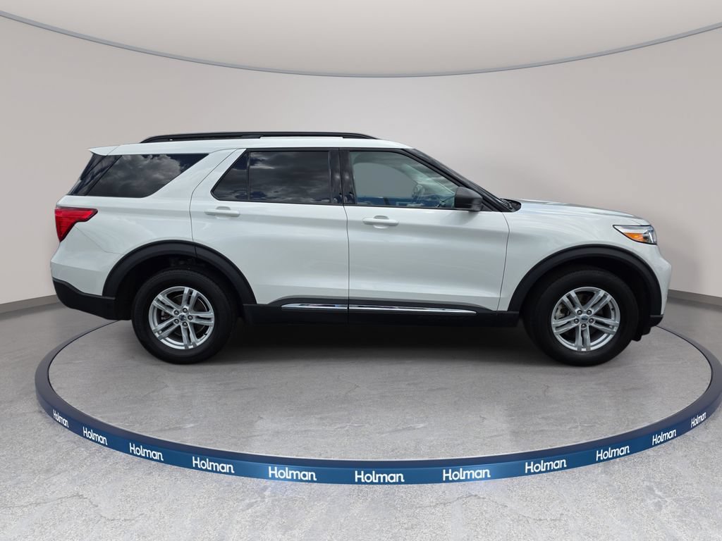 Certified 2023 Ford Explorer XLT w/ Equipment Group 202A AWD/4WD image 4
