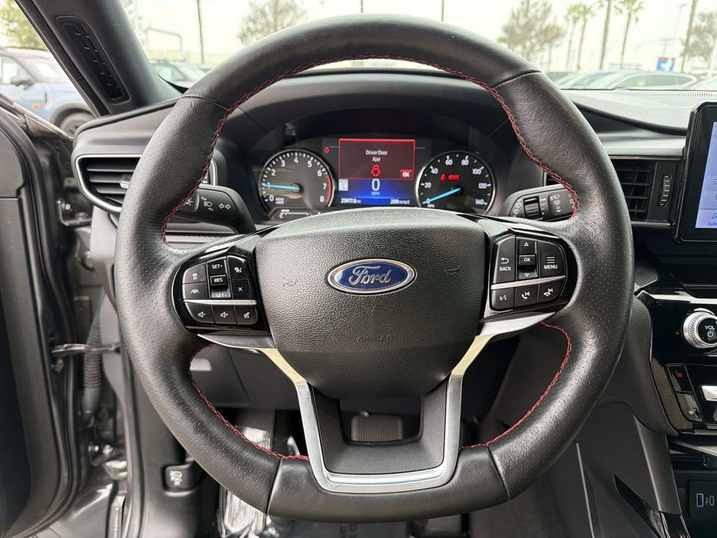 Certified 2023 Ford Explorer ST-Line w/ Class IV Trailer Tow Package image 9