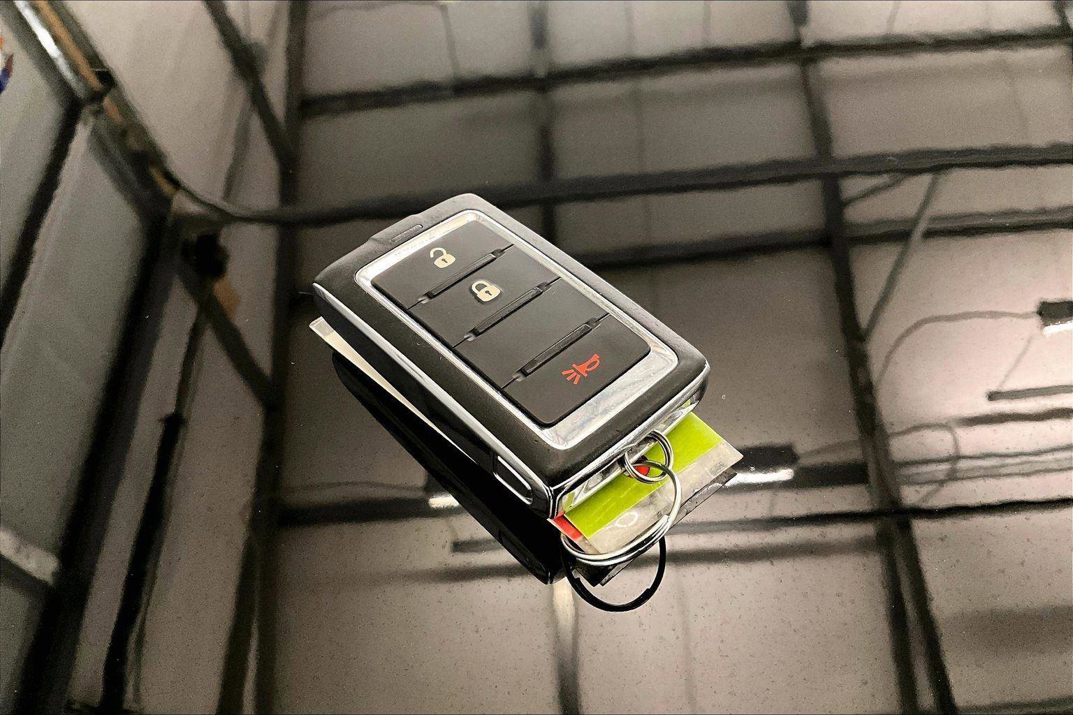 Used 2023 Jeep Grand Cherokee Laredo image 9