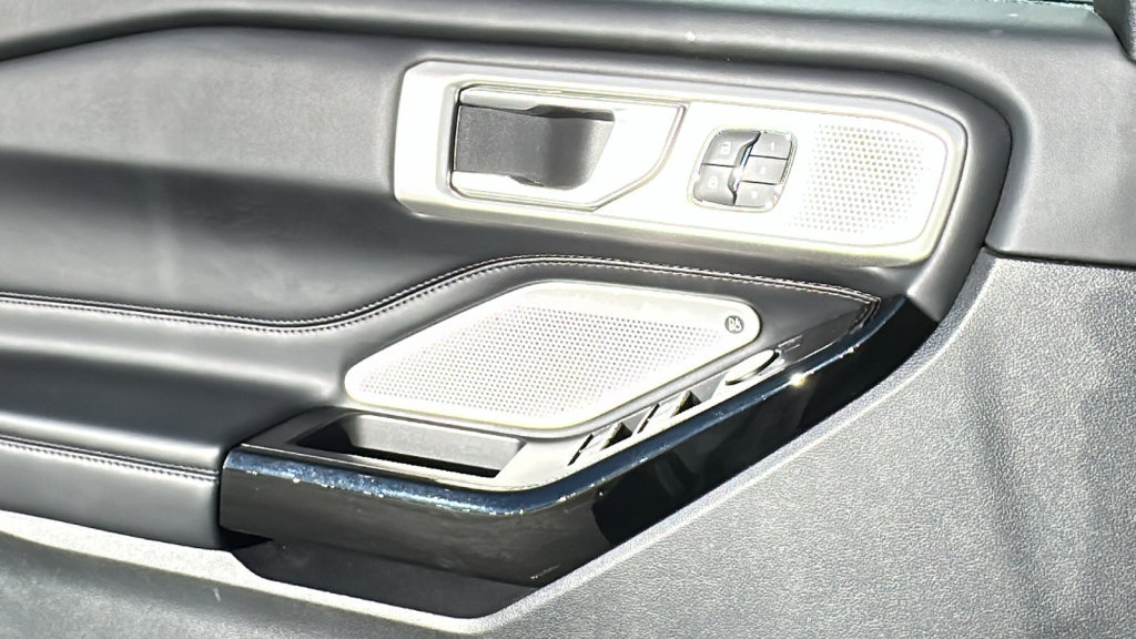 Certified 2023 Ford Explorer Platinum w/ Technology Package image 22