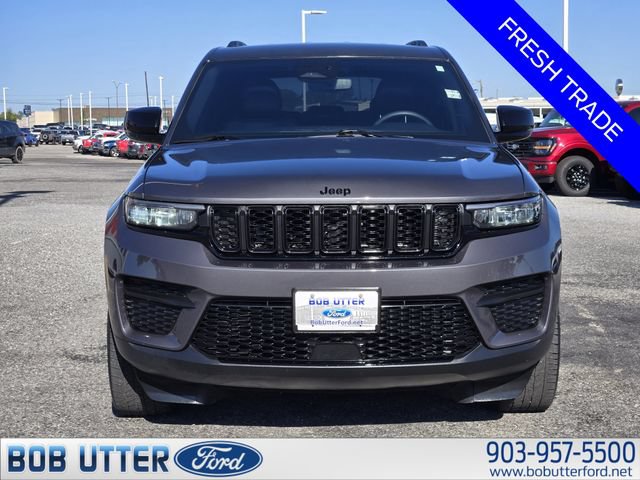 Used 2023 Jeep Grand Cherokee Altitude AWD/4WD image 2